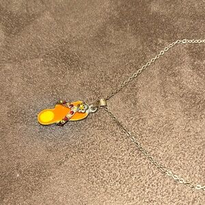 🌻 5/$15 Cute flip flop necklace